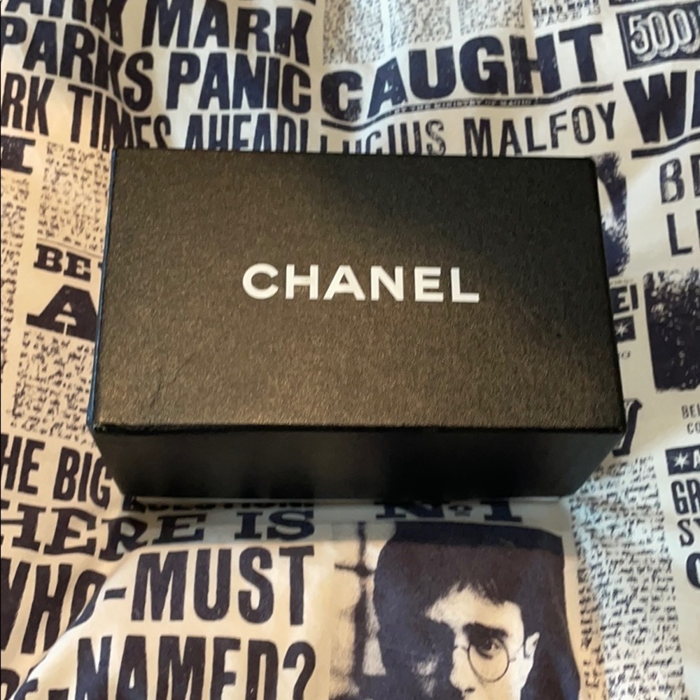 Last call!❤️ Chanel cream/beige & black suspenders - Picture 3 of 12
